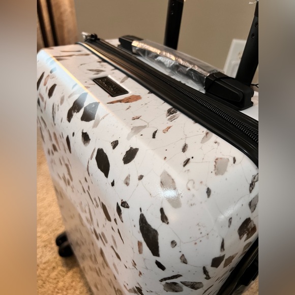 🎉LAST PIECE🎉Calpak Terrazzo 20in Carry-On Luggage Terrazzo - Picture 6 of 16
